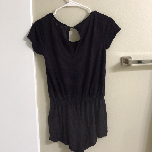 FOREVER 21 - Picture 3 of 3